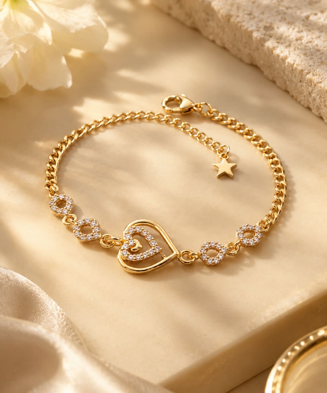 Luxe Heart Link Gold Bracelet