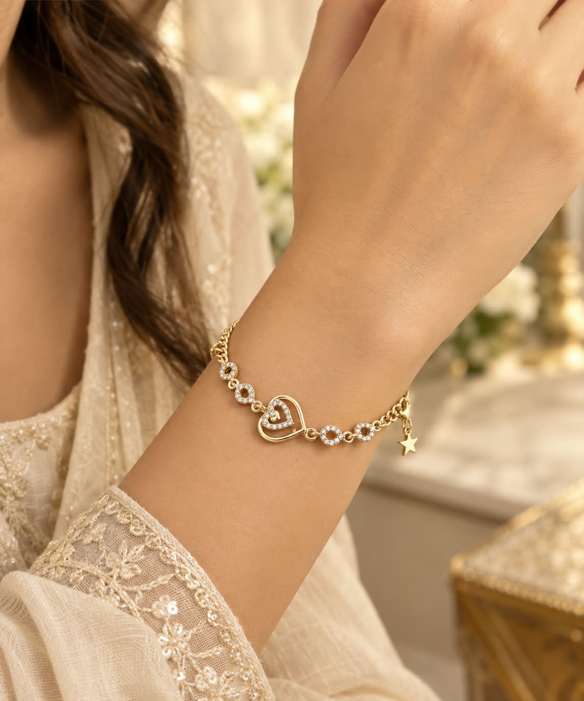 Luxe Heart Charm Gold Bracelet