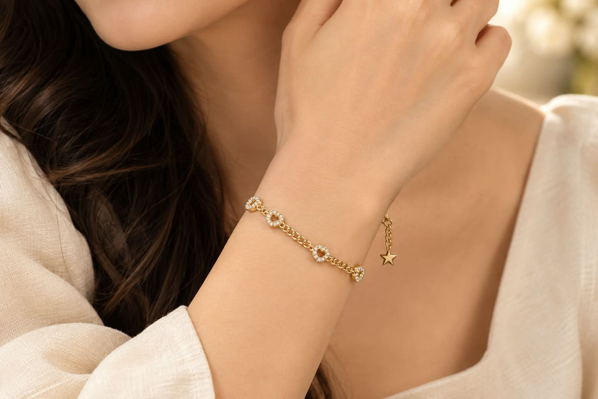 Luxe Heart Link Gold Bracelet